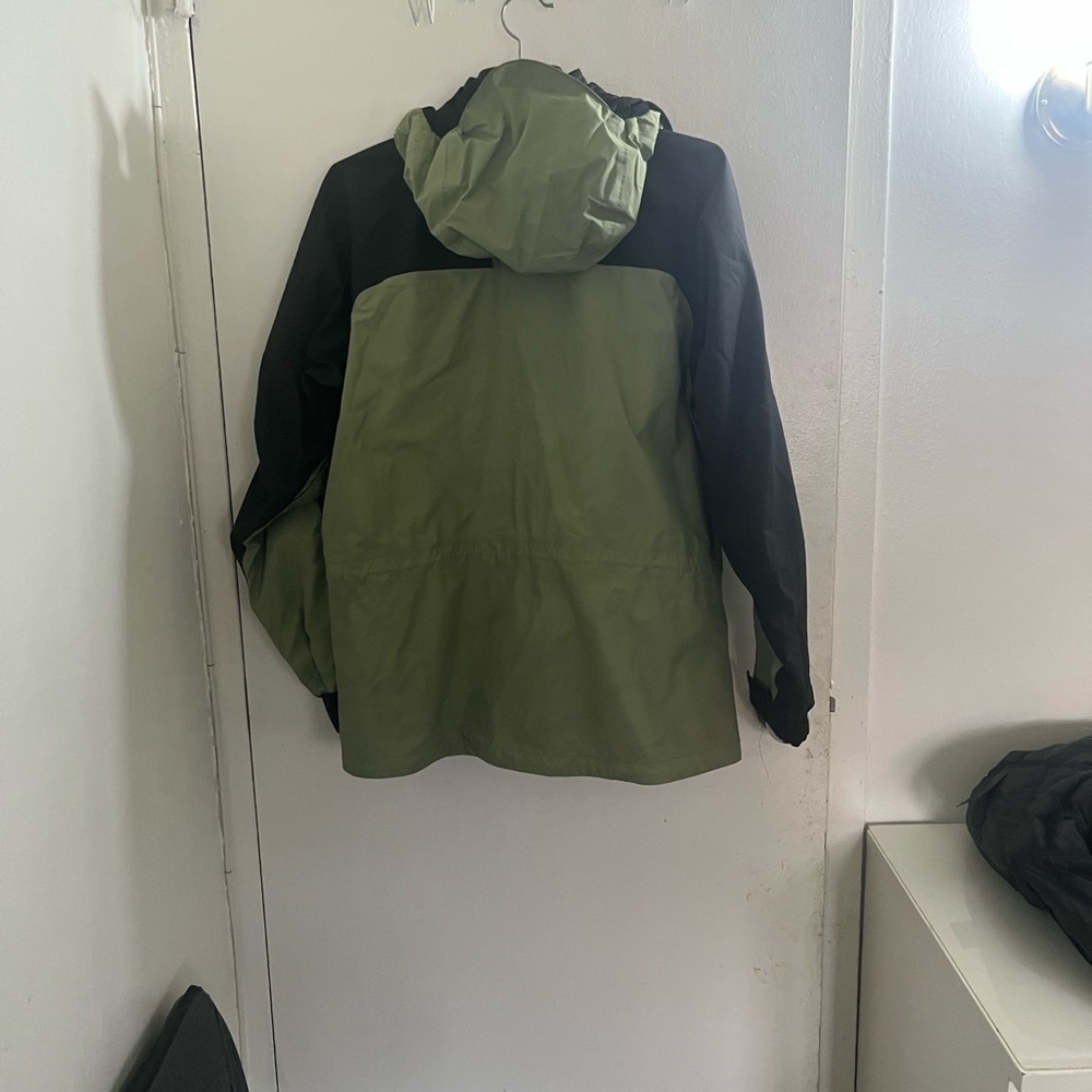 Marmot women’s Green and Black Jacket #90scargo,#y2kstyle - Picture 2 of 13